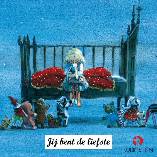 Een klein meisje met blond haar, gekleed in een blauw jurkje, staat bedroefd in een bed met een rode deken met witte stippen. Ze knuffelt een konijn. Om het bed heen staan speelgoeddieren.
