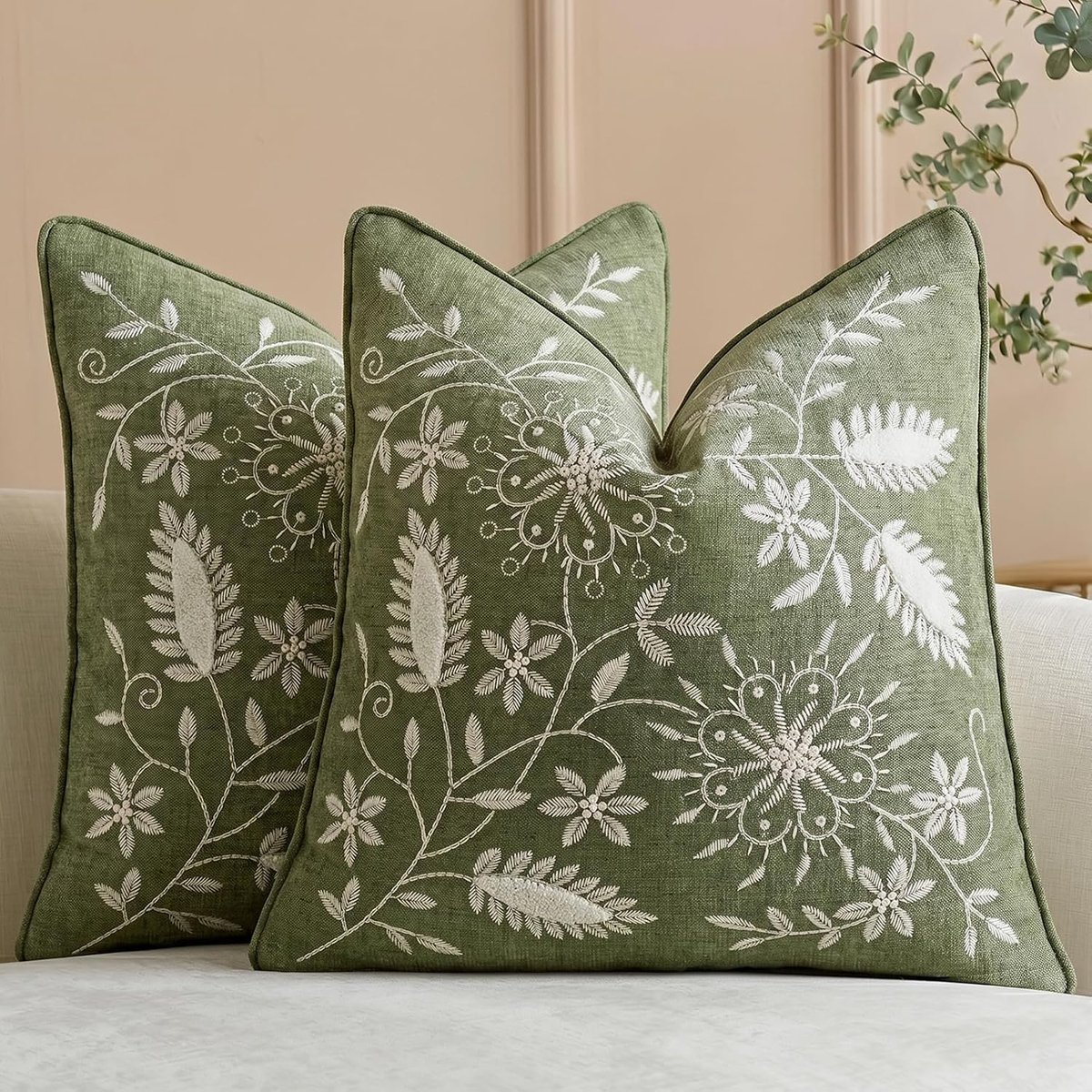 2 Stuks Geborduurde Lendenkussenslopen - 45x45 cm - Chenille met Wildbloemenmotief - Saliegroen - Voor Bank en Bed