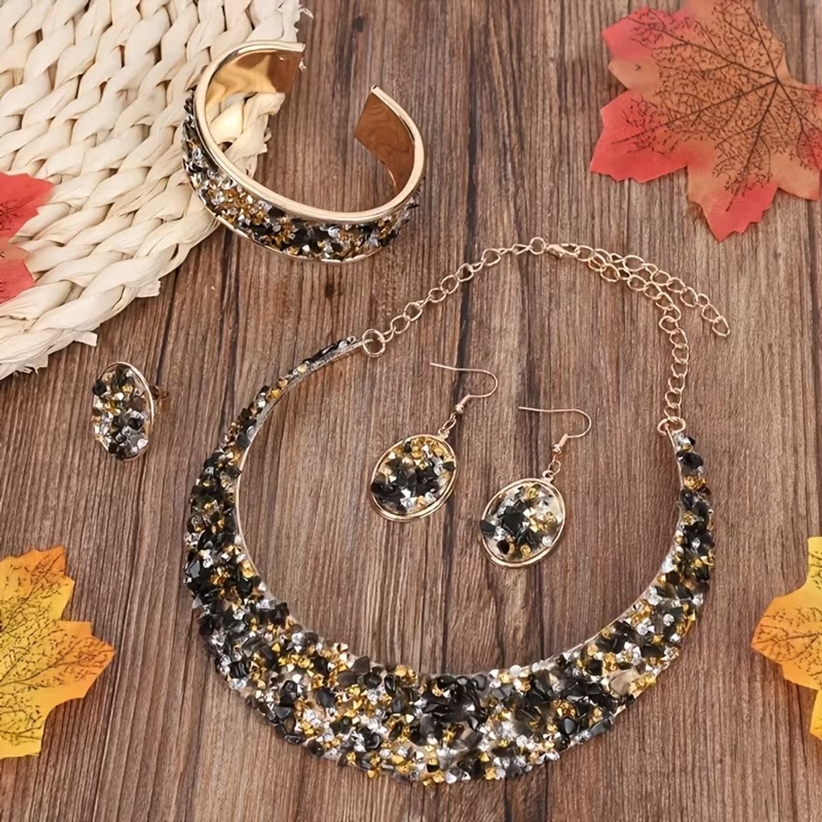 My Sweet Romance® 4-delige Dames Sieradenset – Black & Gold – Ketting, Armband, Ring & Oorbellen.