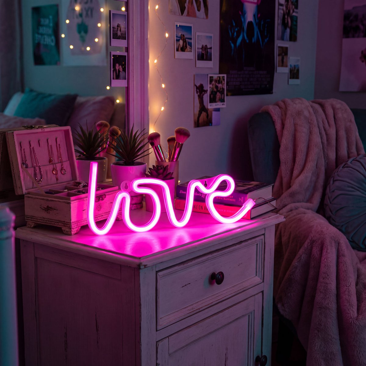 Neon LED Lamp Love - Roze Neonlicht Nachtlamp - USB Of 3x AA Voeding - Inclusief USB-Kabel - Tafel- Of Wanddecoratie - 2 W - IP20 - 20.000 Uur - 120 LED's [43996H]