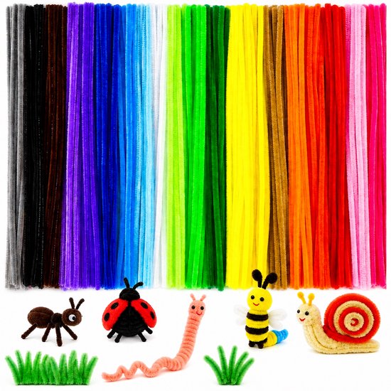 Tiges de chenille colorées avec diverses figurines d'animaux: fourmi, coccinelle, ver, abeille et escargot.
