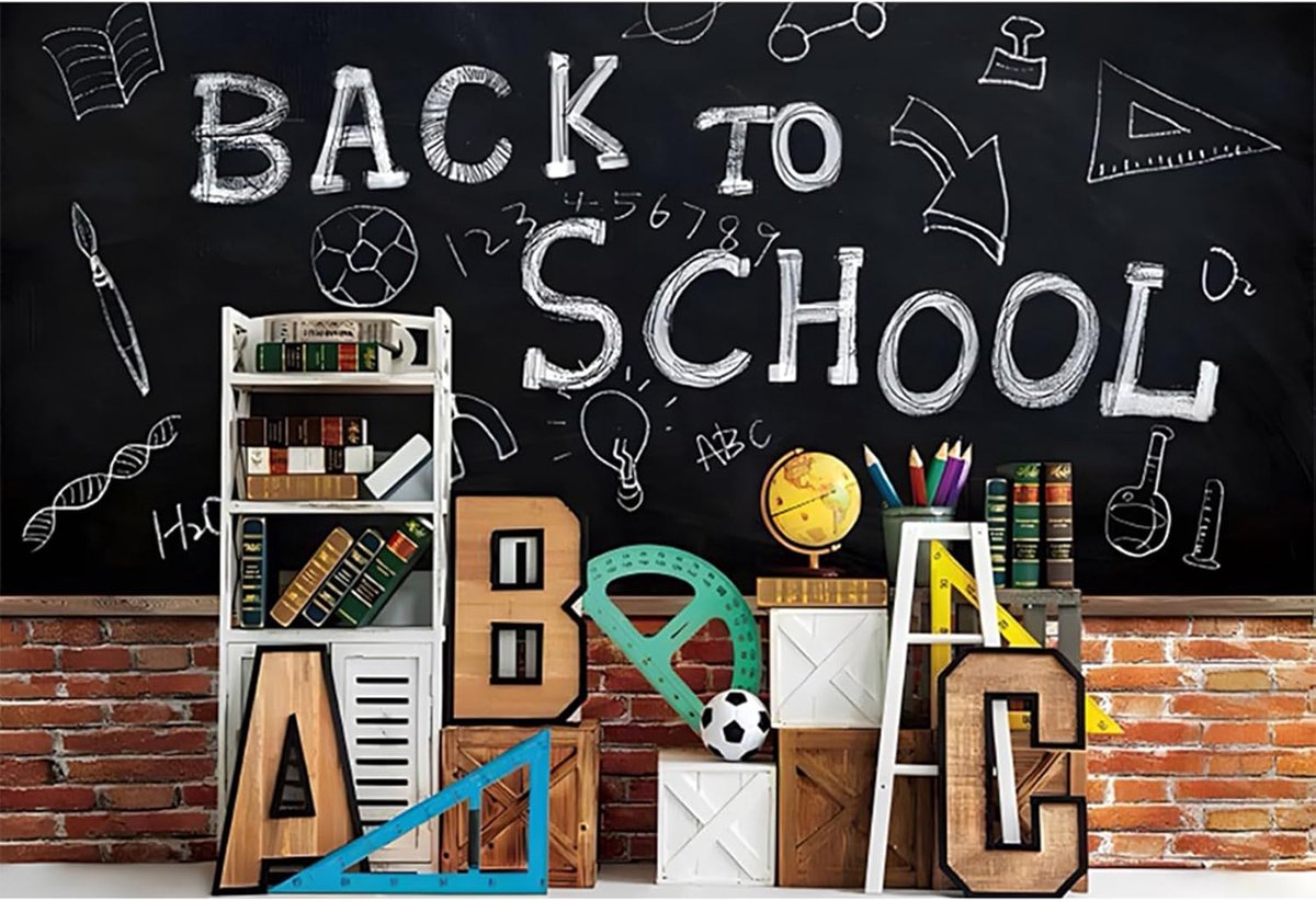 7x5ft Terug Naar School Achtergrond Krijtbord Bakstenen Muur Stationaire Boekenplank Globe Fotografie Achtergrond Voor Kleuterschool Voorschoolse Eerste Dag Van School Kinderen Portret Fotoshoot Props