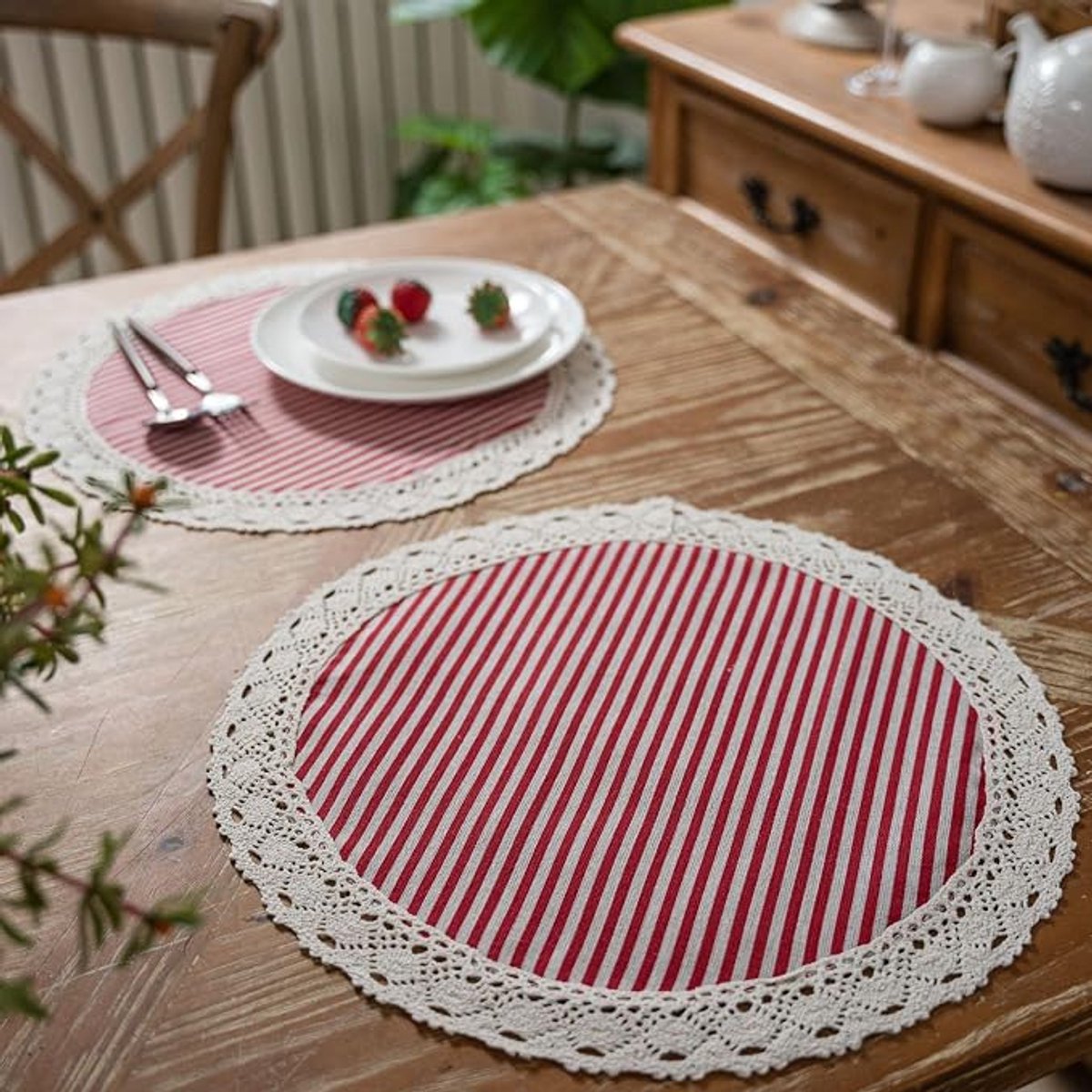 Ronde Boho Placemats Set van 4 - 38 cm - Hittebestendig - Met Kantrand - Rood-Witte Streep - Wasbaar Katoen-Linnen - Voor Diner en Feest