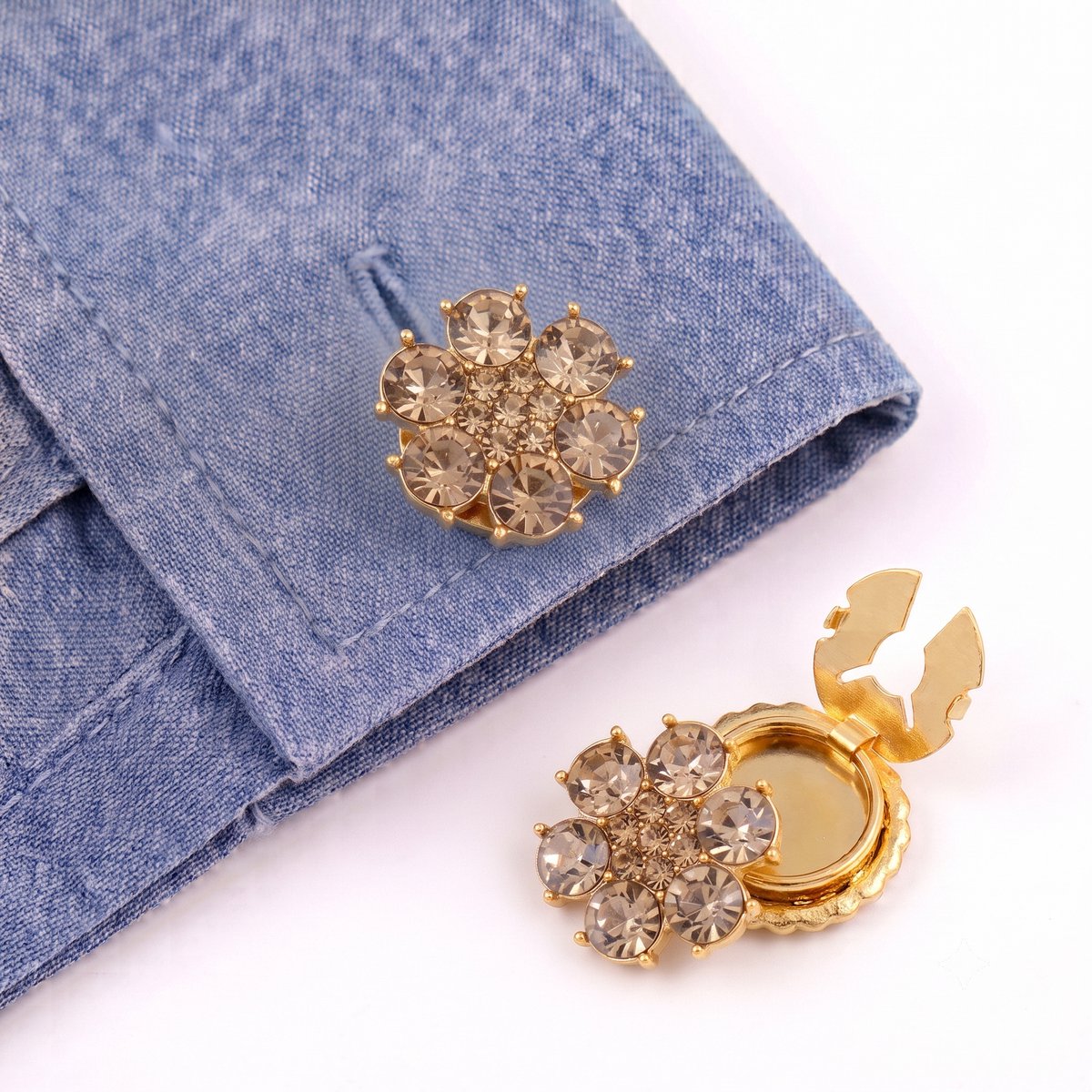Button Covers Set van 2 - Knoop Covers voor Overhemden & Blouses - Bloem Vorm met Strass Steentjes - Manchetknopen Alternatief - Accessoires Cadeau - Bruin