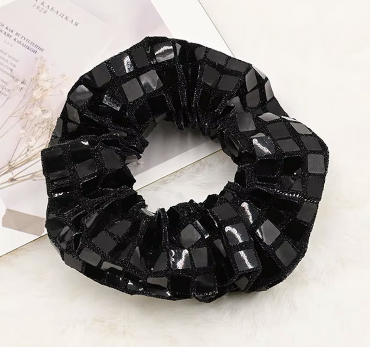 SilverAndCoco® - Zwarte Glitter Scrunchie / Elastieken Haar strik / Elastiek met Glitters Steentjes / Glamour Haarelastieken Diamantjes Dames / Glitters Kerst Feest Oud en Nieuw Haarbanden Diamand Breed - Zwart / Black