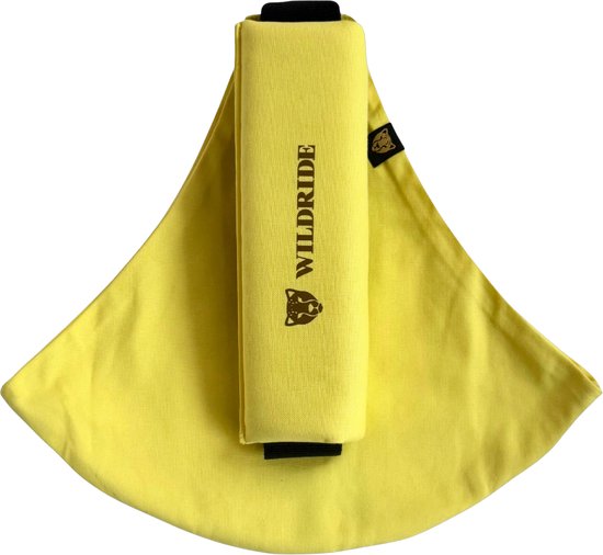 Gele Wildride kinderdrager opgerold met 'WILDRIDE' logo. Een deel is uitgerold en toont een driehoekige vorm.