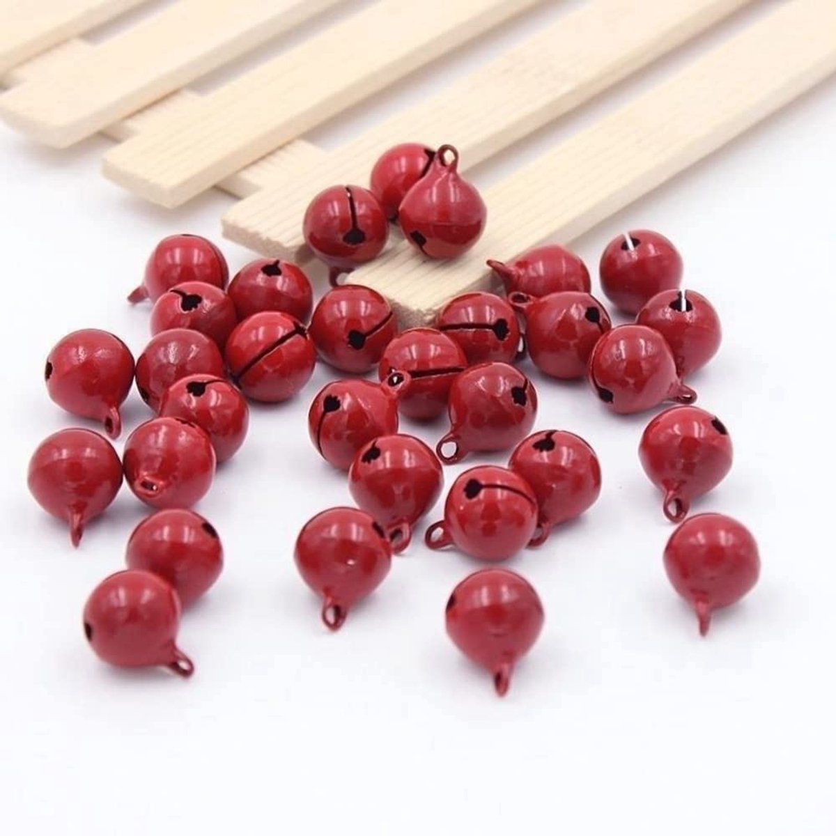 50 stuks bellet, klemmen, 14 mm, metalen belletjes, sleebelletjes, knutselklokken voor kerstdecoratie, sieraden, huisdierhalsbanden, sleutelhangers, rood