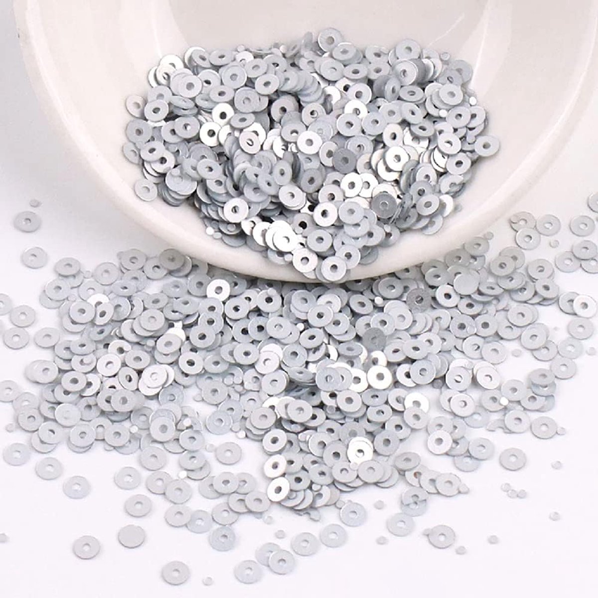 Paillettenset, pailletten, knutselen, losse pailletten, cup, glinsterende gespen voor doe-het-zelf kunsthandwerk, naaien, opplakken, rijgen, glanzende decoratieve bruiloft, 4 mm, zilver