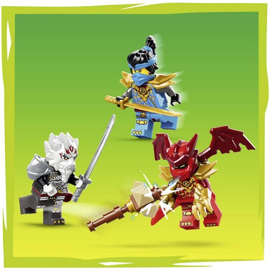 Drie NINJAGO actiefiguren: Zilvar, Grimtak en een blauwe ninja met gouden details, klaar voor gevecht.