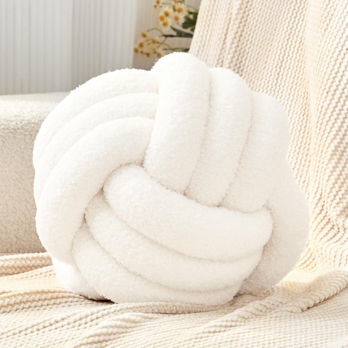Dailygoods- Sierkussen Rond 28 cm - Knoopkussen - Lamsfluweel - Decoratief Kussen - Cadeau voor Kinderen - Zacht en Comfortabel - Decoratiekussen