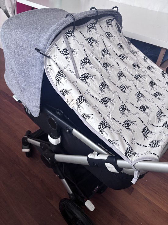 Zonnedoek voor je kinderwagen met Giraffe print — afbeelding 2