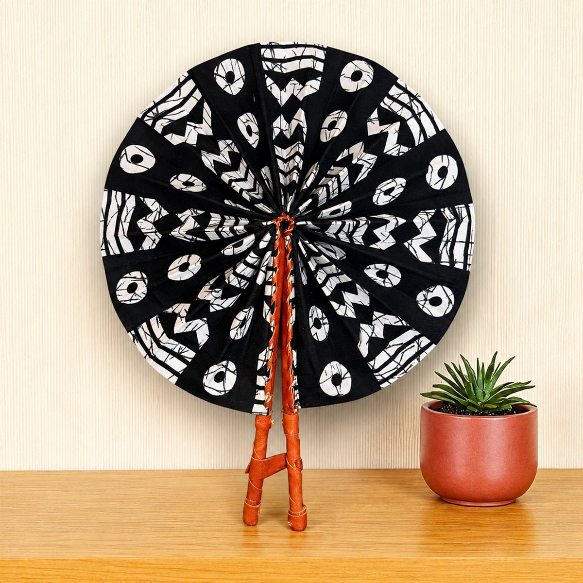 Afrikaanse handwaaier - Ankara print waaier - Zwart Wit Ofori