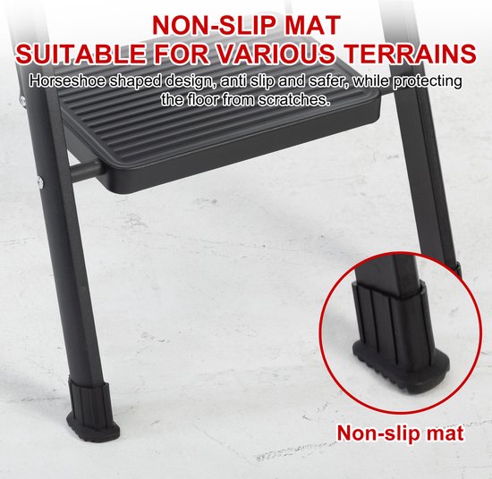De onderkant van de zwarte trap met antislip voetjes, geschikt voor diverse ondergronden.