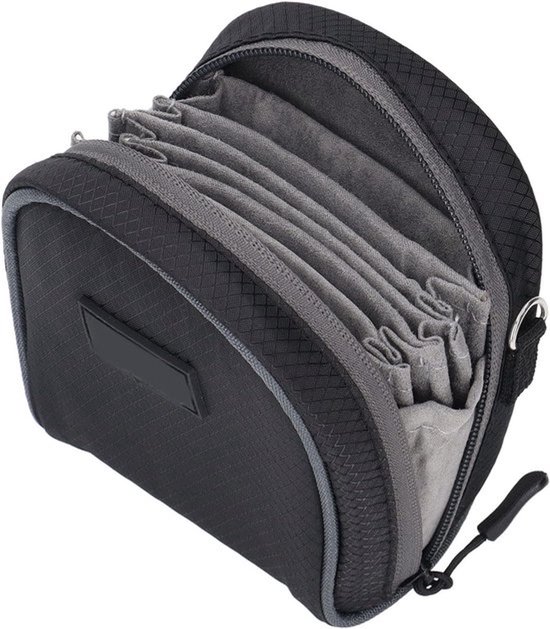 Zwarte, robuuste tas van nylon met acht grijze vakken aan de binnenkant voor lensfilters.