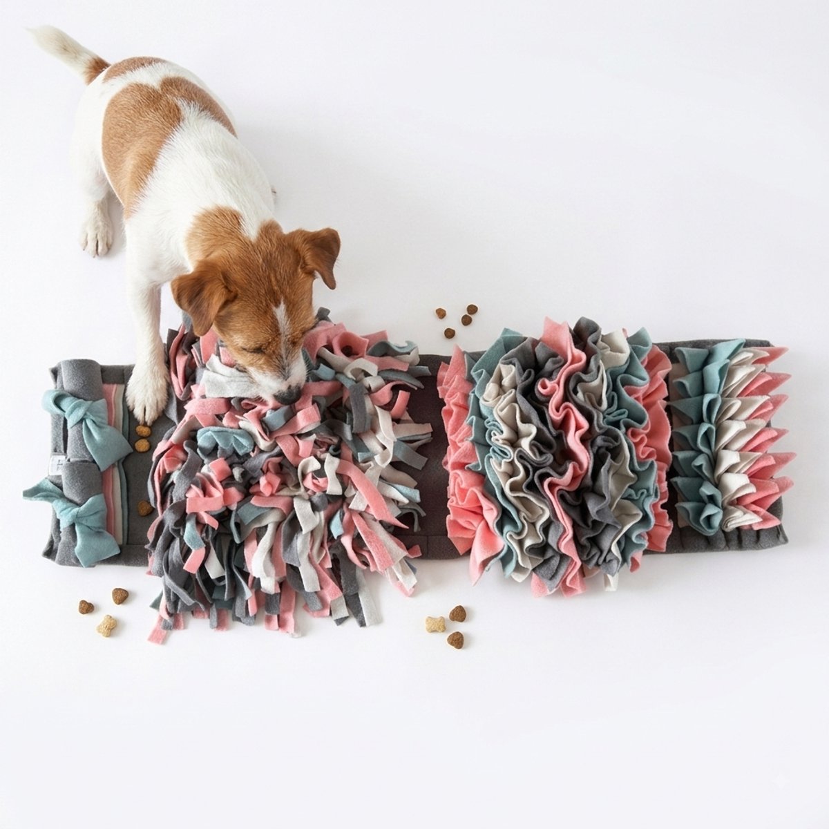 Snuffelmat voor Honden en Katten Peony Blossom Collection | Grijs Zalmroze Oudgroen Creme | Hersenwerk voor Huisdieren | Snuffelkleed - Sniffing mat - Hondenpuzzel - Voerpuzzel - Slow Feeder - Brainwork - Dog Toy | ShukoSnuff by MadeByShuko