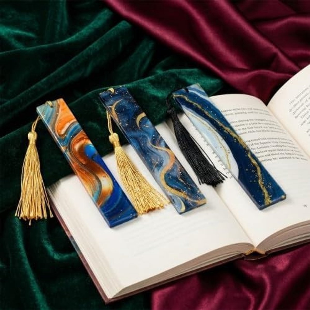 Set van 3 Gepersonaliseerde Boekenleggers met Gouden Folie en Kwastje, Handgemaakte Boekenleggers voor Vrouwen en Meisjes, Elegante Leeshulp, Perfect Cadeau voor Boekenliefhebbers en Lezers