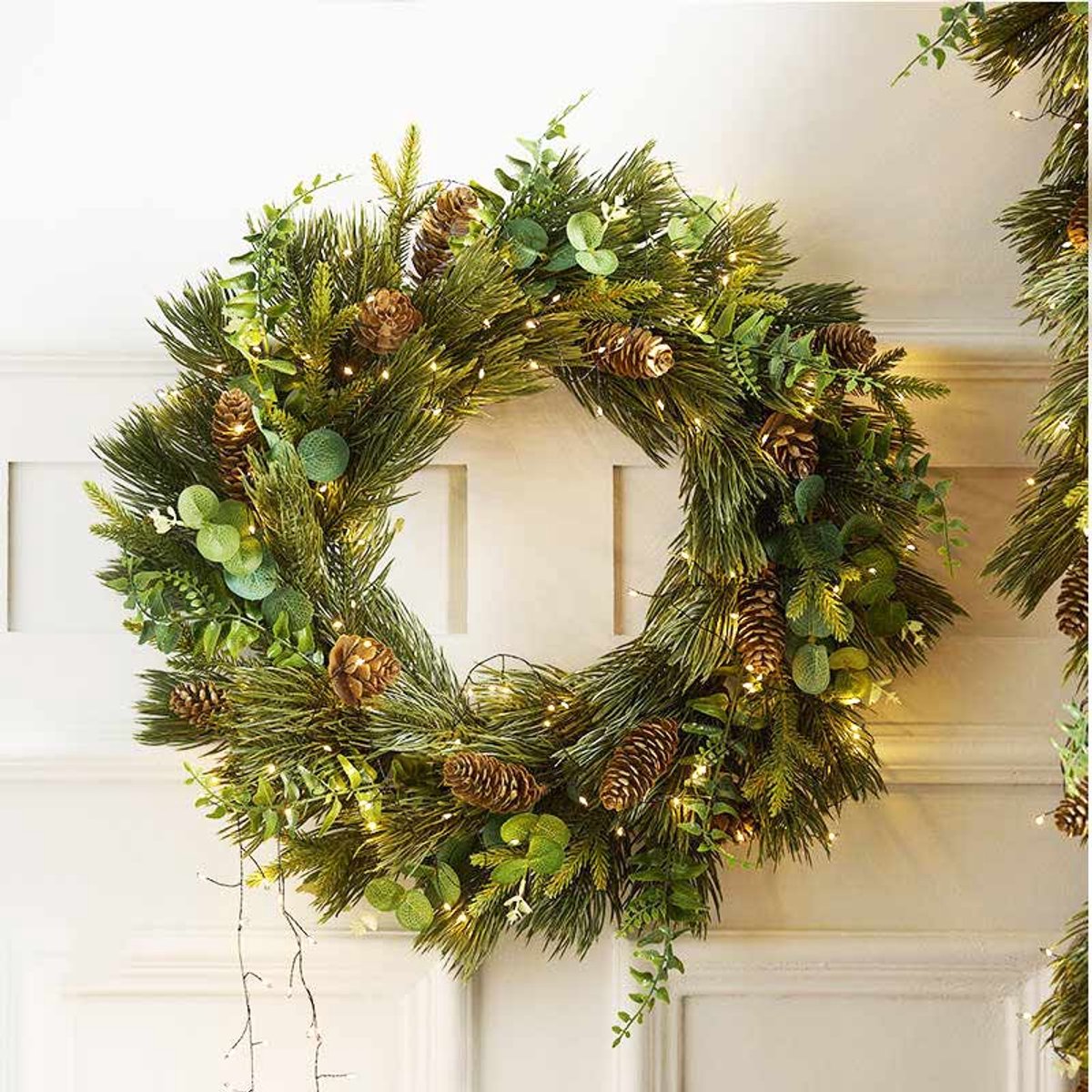 Meedeer Kerstkransen met Decoraties & LED verlichting (40cm)-Met Dennenappels-Deurkransen kerstversiering-Kerstdecoratie-Kerstmis