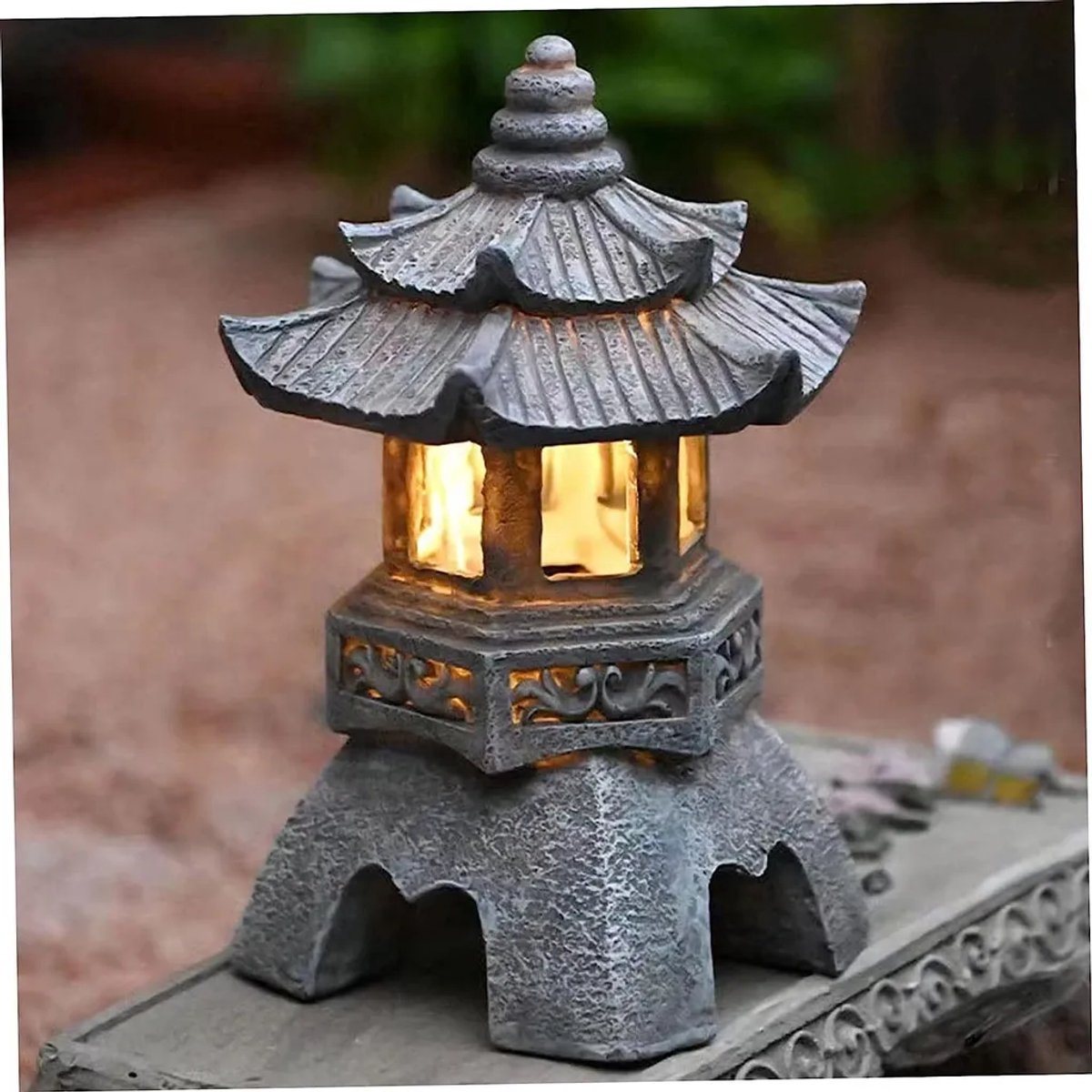 Op zonne-energie werkende LED-pagodelamp in Japanse stijl, roestvrij, weerbestendig en UV-bestendig.