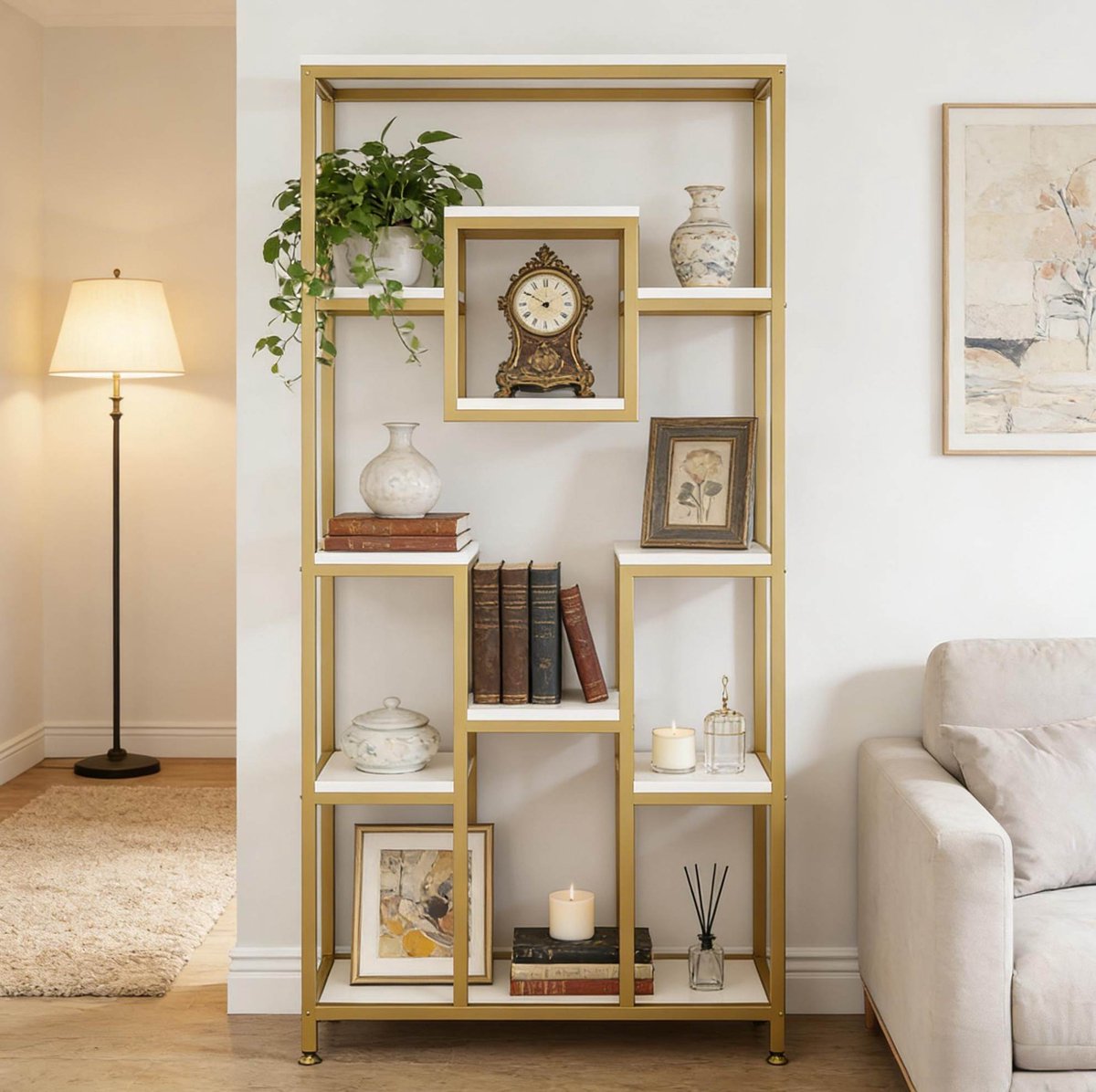 Boekenkast Geometrisch Design - 90 x 34 x 182 cm - Metaal En Hout - Goud En Wit - Open Vakkenkast Voor Woonkamer Of Slaapkamer - Vrijstaand