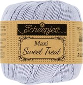 Bol lichtpaars Scheepjes Maxi Sweet Treat garen met bruine wikkel met logo.