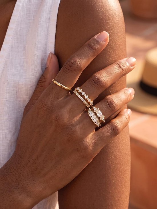 Dainty 14K Gold Plated Stackable Cubic Zirconia Rings 5PCS, Size 7 | Non-Tarnish Thumb Ring Set, Wedding Engagement Bands, Minimalist Trendy Statement Rings Stack, Jewlery Gifts for Women — afbeelding 4