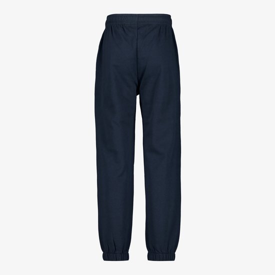Achterkant donkerblauwe joggingbroek met elastische tailleband en manchetten.