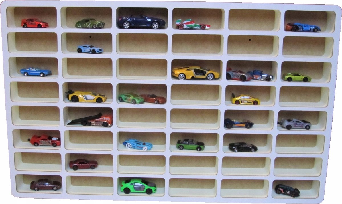 Grote wandplaat voor 48 auto's - HDF & Styrodur