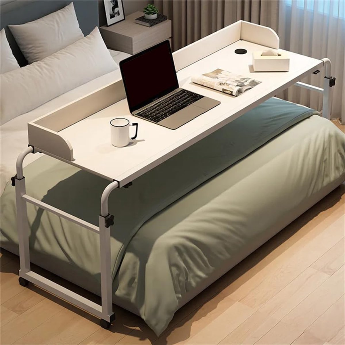 Nachtkastje met wieltjes — In lengte en hoogte verstelbaar — Geschikt voor kingsize- of queensize-bedden — Laptoptafel — Multifunctionele computertafel — Stevig en duurzaam — Draagvermogen: 159 kg