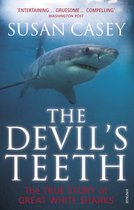 Boekomslag van 'The Devil's Teeth: The TRUE STORY of GREAT WHITE SHARKS' met een grote witte haai zwemmend in blauw water.