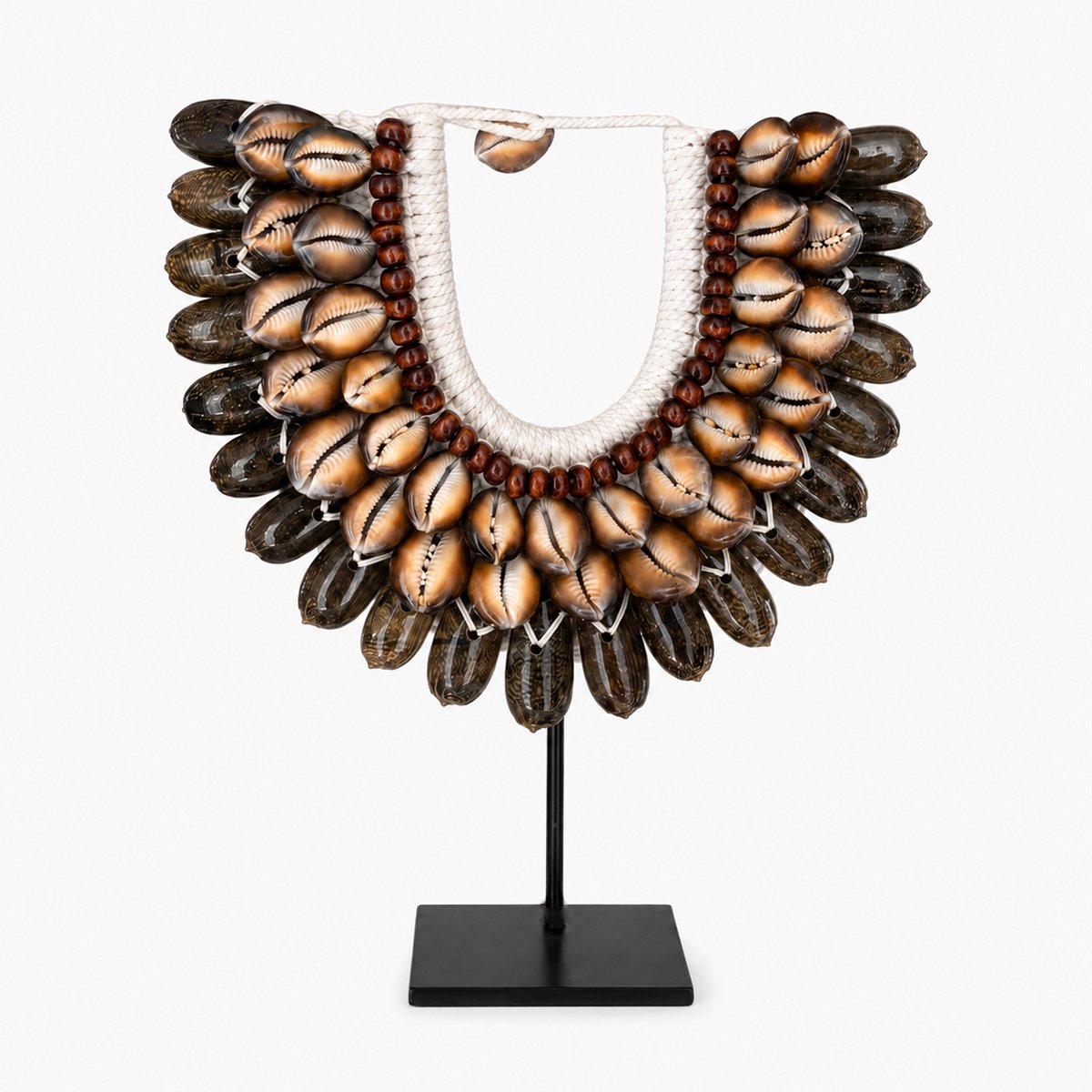 Pole to Pole - G8 ketting met kleine schelp op standaard