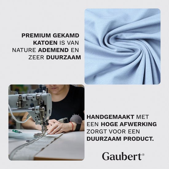 Premium gekamd katoen: ademend en duurzaam. Handgemaakt met hoge afwerking. Gedetailleerde foto van lichtblauwe stof.