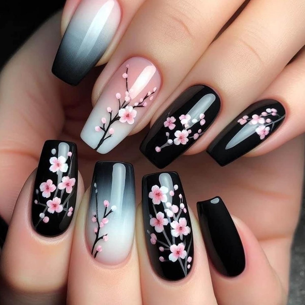 SnelShoppen - 24 Stuks Press On Nails Medium Lang Zwarte Gradient Nagels voor Plakbare Coffin Acryl Volledige Bedekking Kunstnagels Franse Manicure