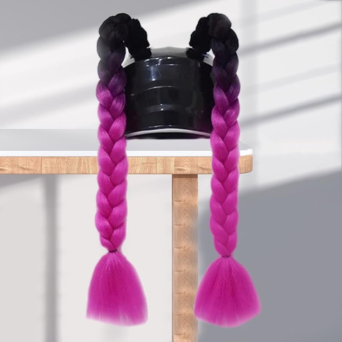 SnelShoppen - 2x Afneembare Paardenstaart Vlechten voor Motorhelm met Zuignap - Motoraccessoires voor Vrouwen - Realistische Vlechten - Hoog Temperatu