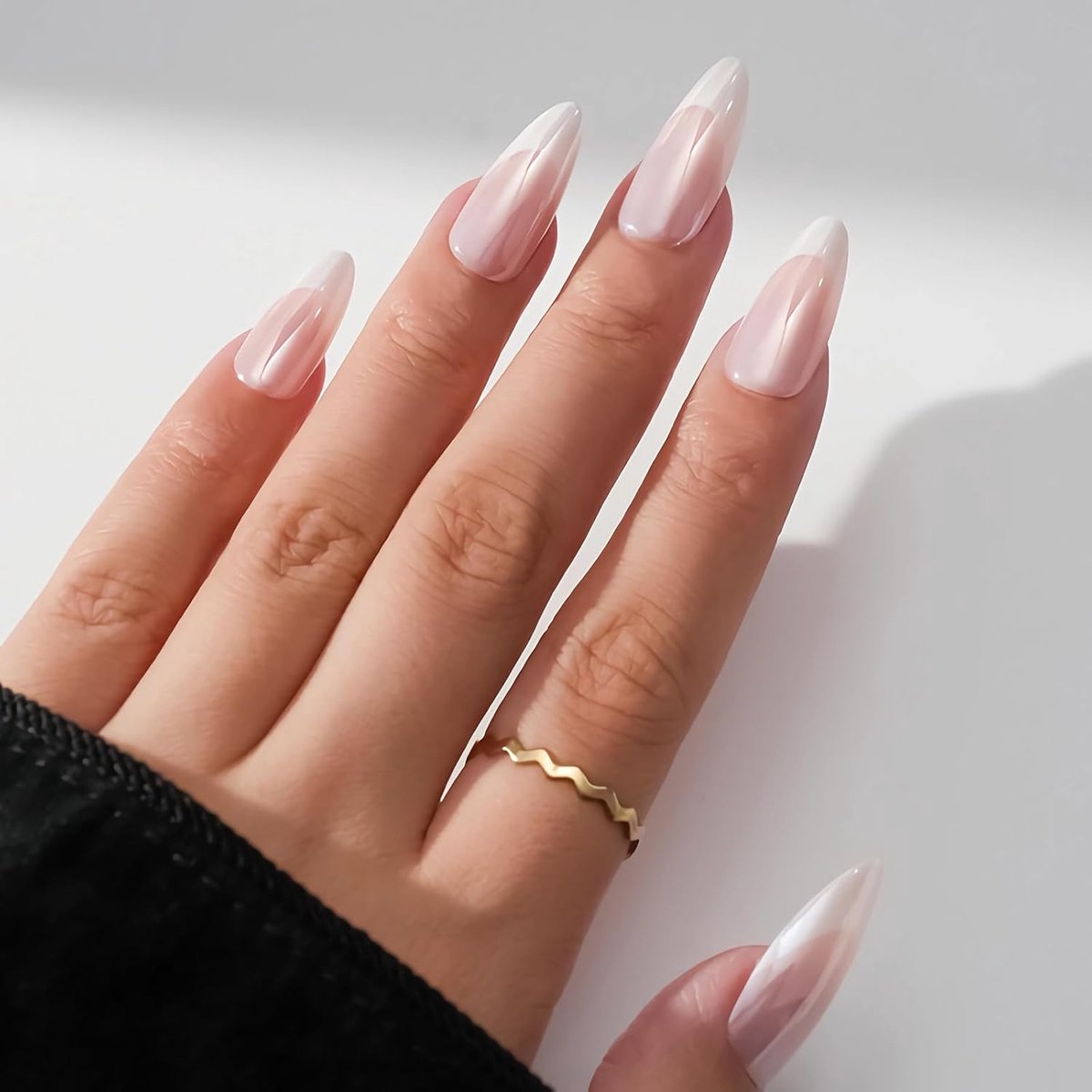 SnelShoppen - 24pcs Franse Tip Press-On Nagels Medium Amandelvorm Valse Nagels met Ontwerpen Chrome Valse Nagels Lang Glanzend voor Feest en Dagelijks