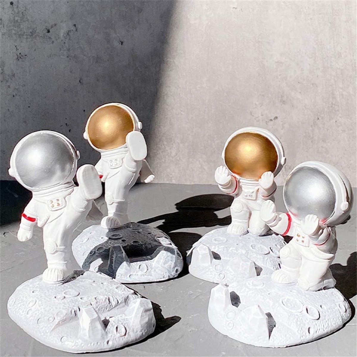 SnelShoppen - Astronaut Telefoonhouder, Schattige Mobiele Stand, Desktop Houder voor iPhone, iPad, Draagbare Accessoires, Gouden Telefoonstandaard voo