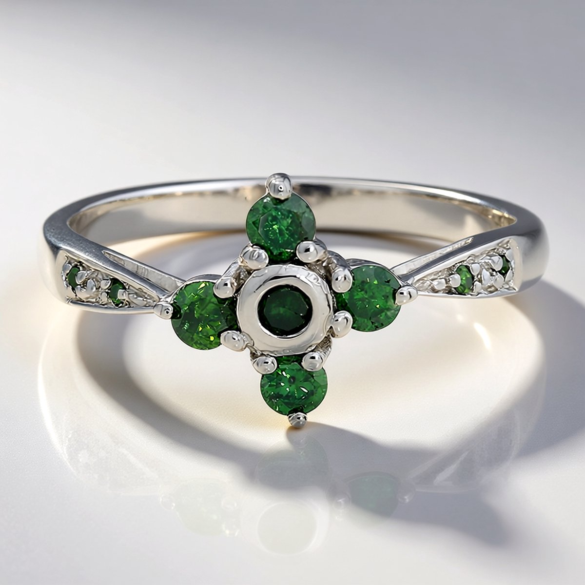 Cavill - Zilveren Ring met 4 Fancy Diamanten 0,375 ct - 925 Sterling Zilver - Platina Geplaatst - Ronde Briljantgeslepen - Moderne Elegante Damesring