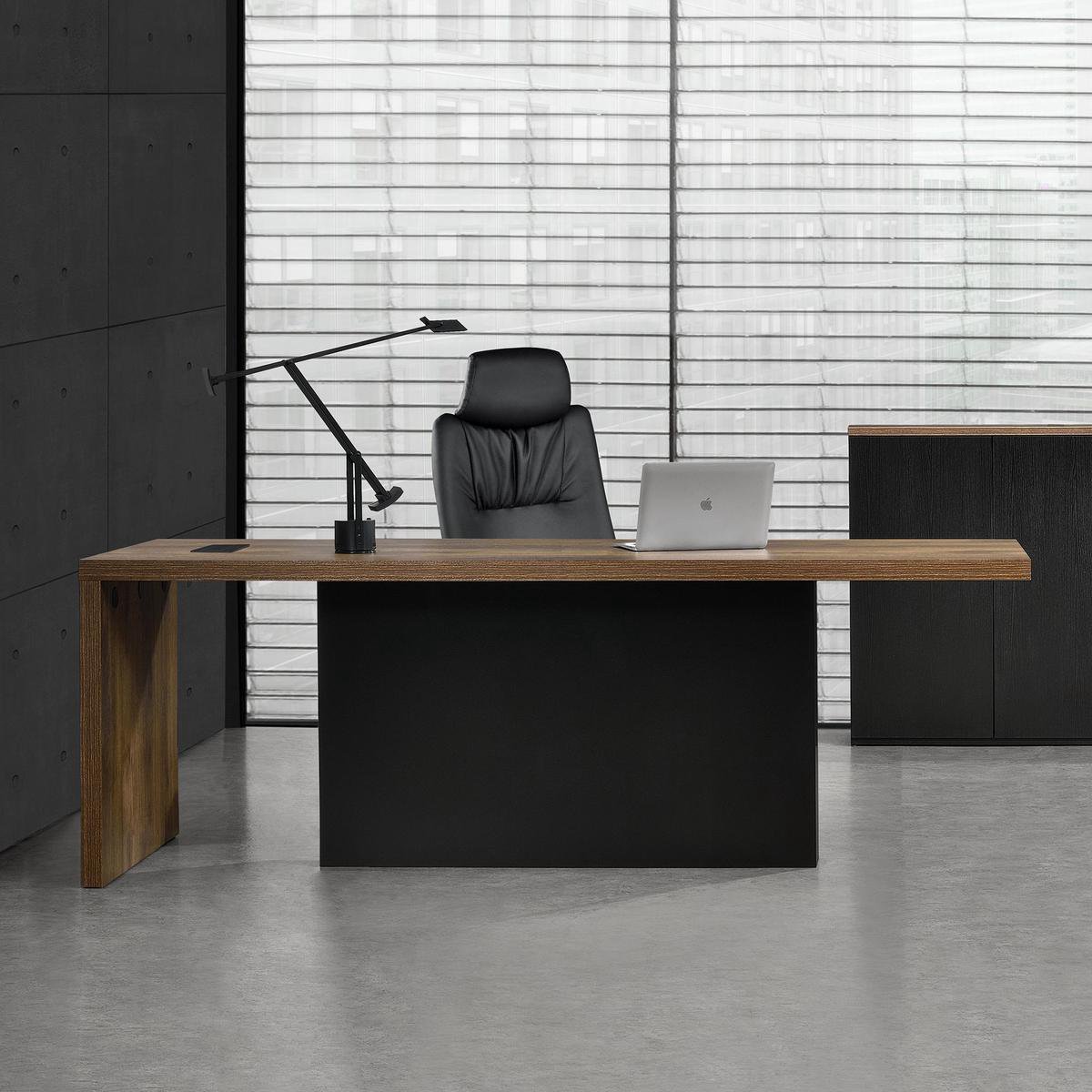 Luxe bureau met stekkerblok eiken en zwart | bol.com
