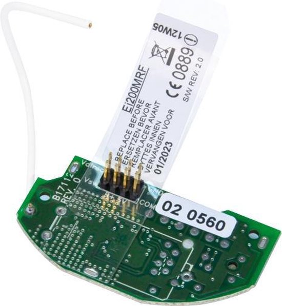 Elektronische module met witte draad, label met 'Ei200MRF', 'CE 0889', 'S/W REV: 2.0' en '01/2023'.