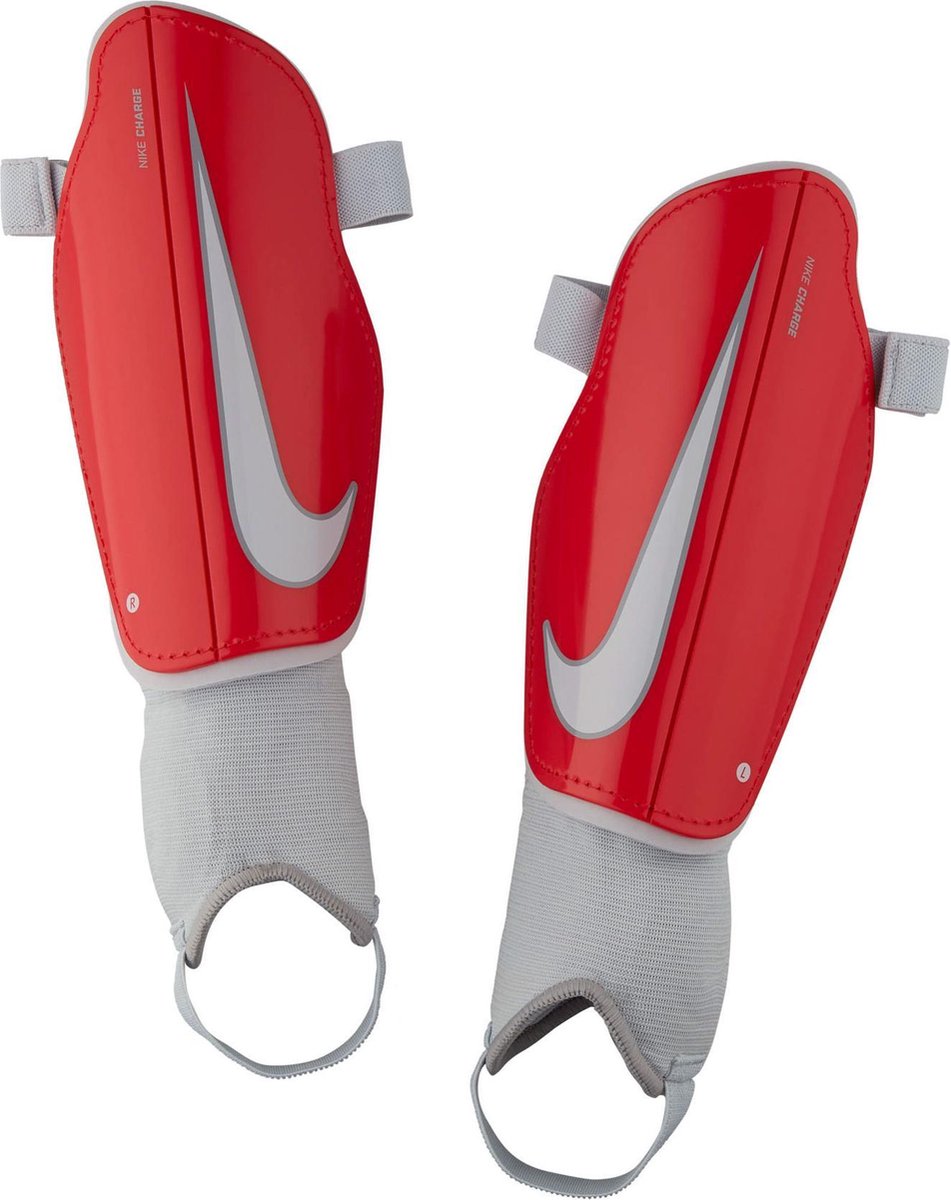 Nike Charge 2.0 ScheenbeschermerVolwassenen - rood/grijs Maat M: lengte  160-170cm | bol.com