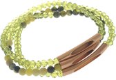 Groene armband 3 laags elastisch met glaskralen, natuur stenen en rosé kleurig staafje