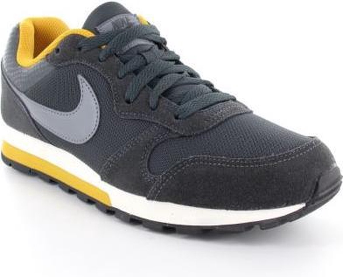 wmns nike md runner 2 se