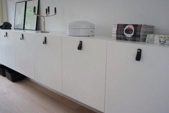 Leren handgrepen per stuk. Bruin Maat L 18X3cm Italiaans volnerf leder incl. stoere 26mm schroeven.