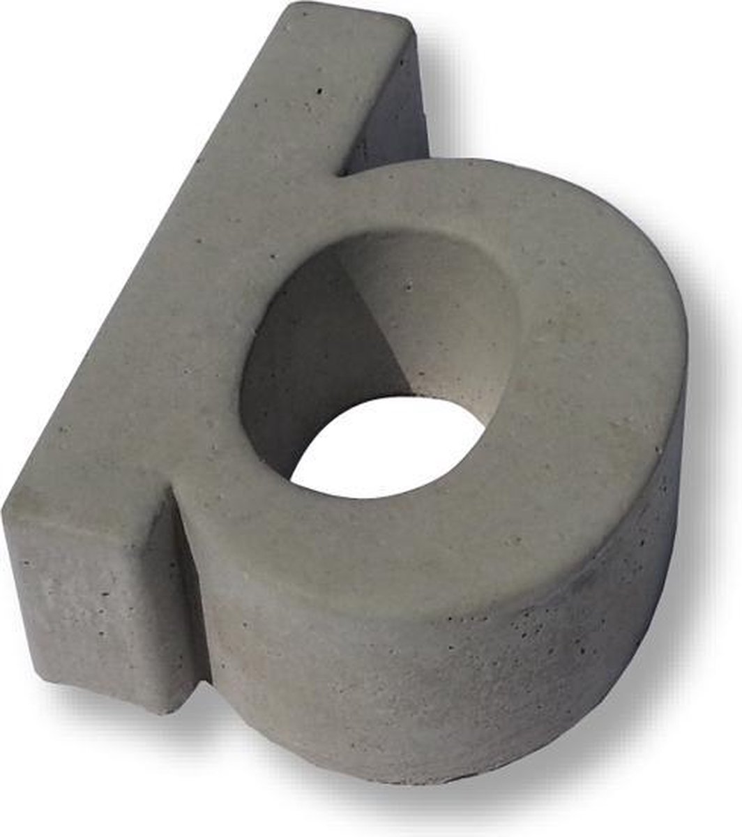 Huisnummer van beton letter b