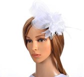 Chique Witte Fascinator | Bruid - Bruidsmeid - Bruidsmeisje - Drag Queen | Haarband Veren - | Feest - Gelegenheid - Bruiloft - Kerst - Gala - Communie - |