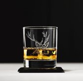 Whiskyglas Gegraveerd met Edelhert en leistenen onderzetter - Just Slate Company Scotland