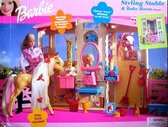 Barbie Kapschuur Speelset en Babypaardje