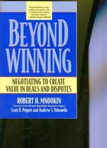 Boek cover Beyond Winning van Robert H. Mnookin