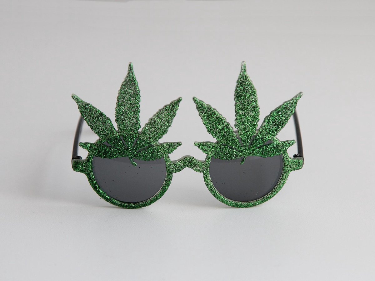 KIMU zonnebril marijuana glitters cannabis wiet blaadjes bril glitter groen