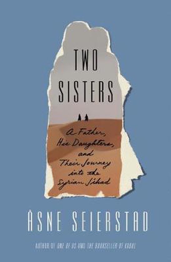 Boekomslag van 'Two Sisters'. Twee kleine silhouetten van mensen staan op een zandige heuvel in de woestijn, tegen een blauwe achtergrond. De titel 'TWO SISTERS' staat bovenaan.