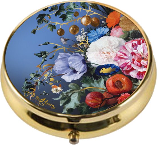Boîte à pilules dorée avec un couvercle orné d'un bouquet de fleurs détaillé dans le style de Jan Davidz de Heem.